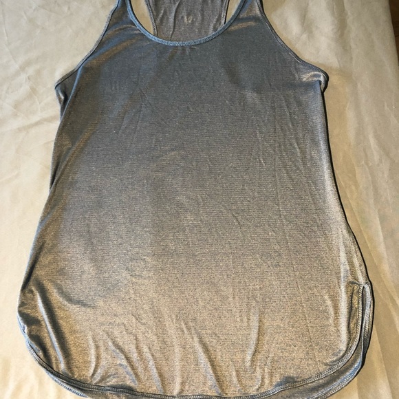 Women’s workout tank - Picture 2 of 2